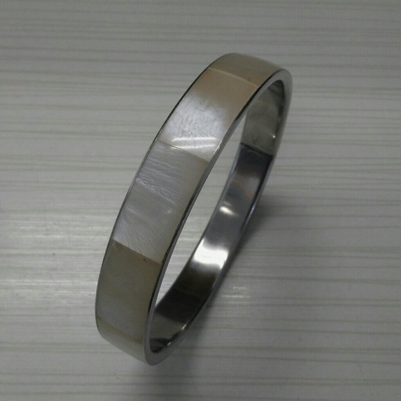 Vintage mother of pearl inlay bangle - Picture 2 of 4